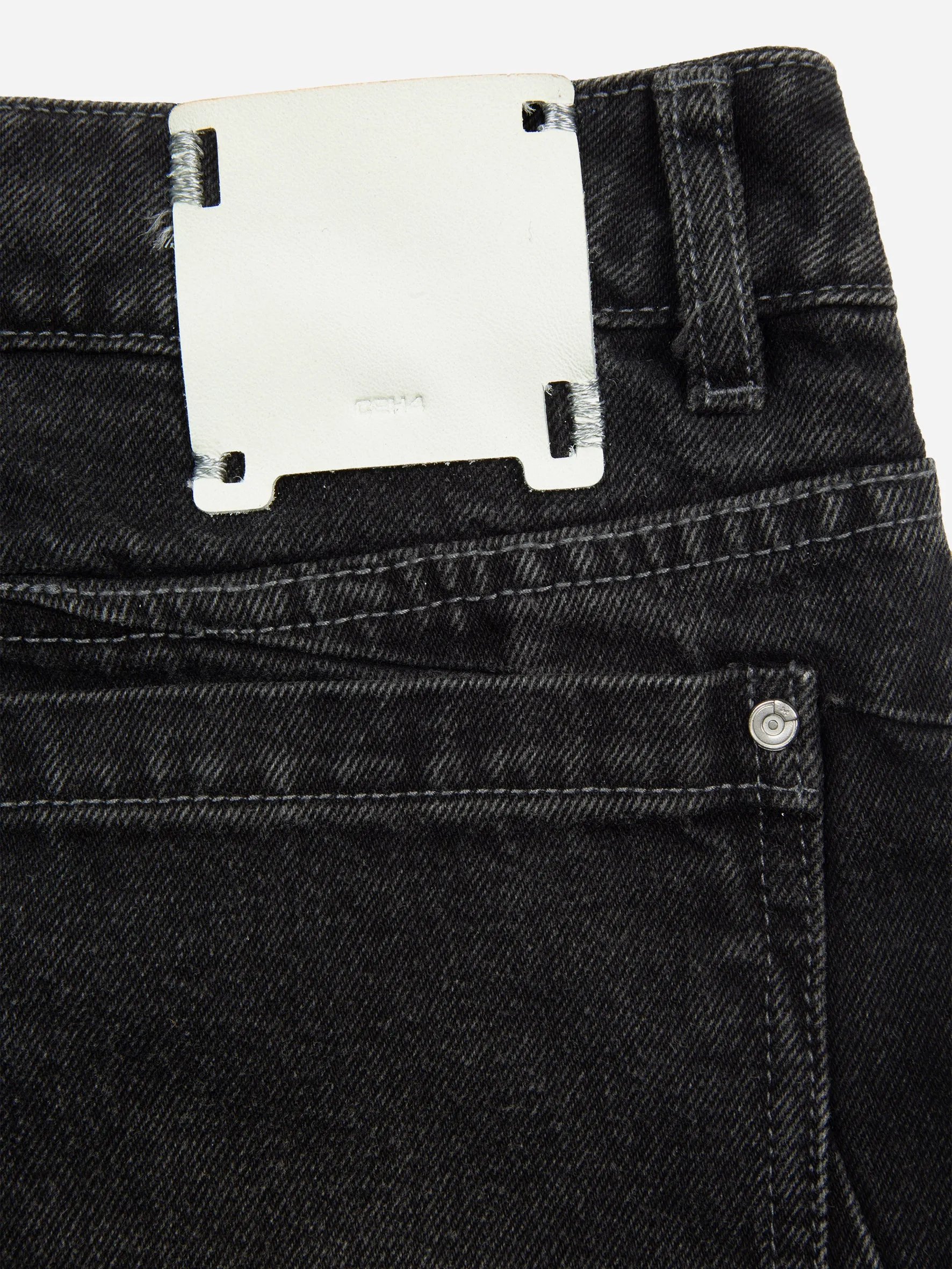 005 - Stagger Streamline Arch Raw Edge Jeans