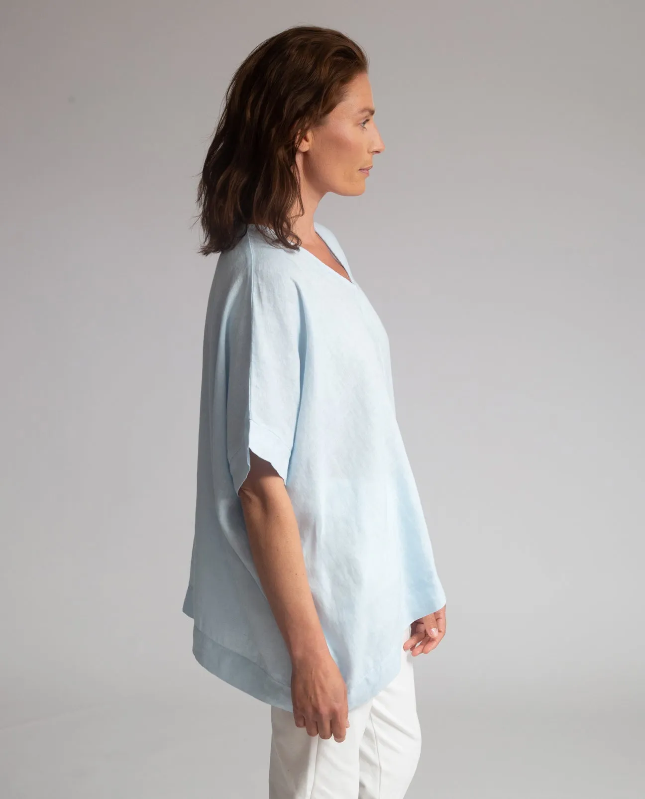 Leonor Linen Top In Pale Blue