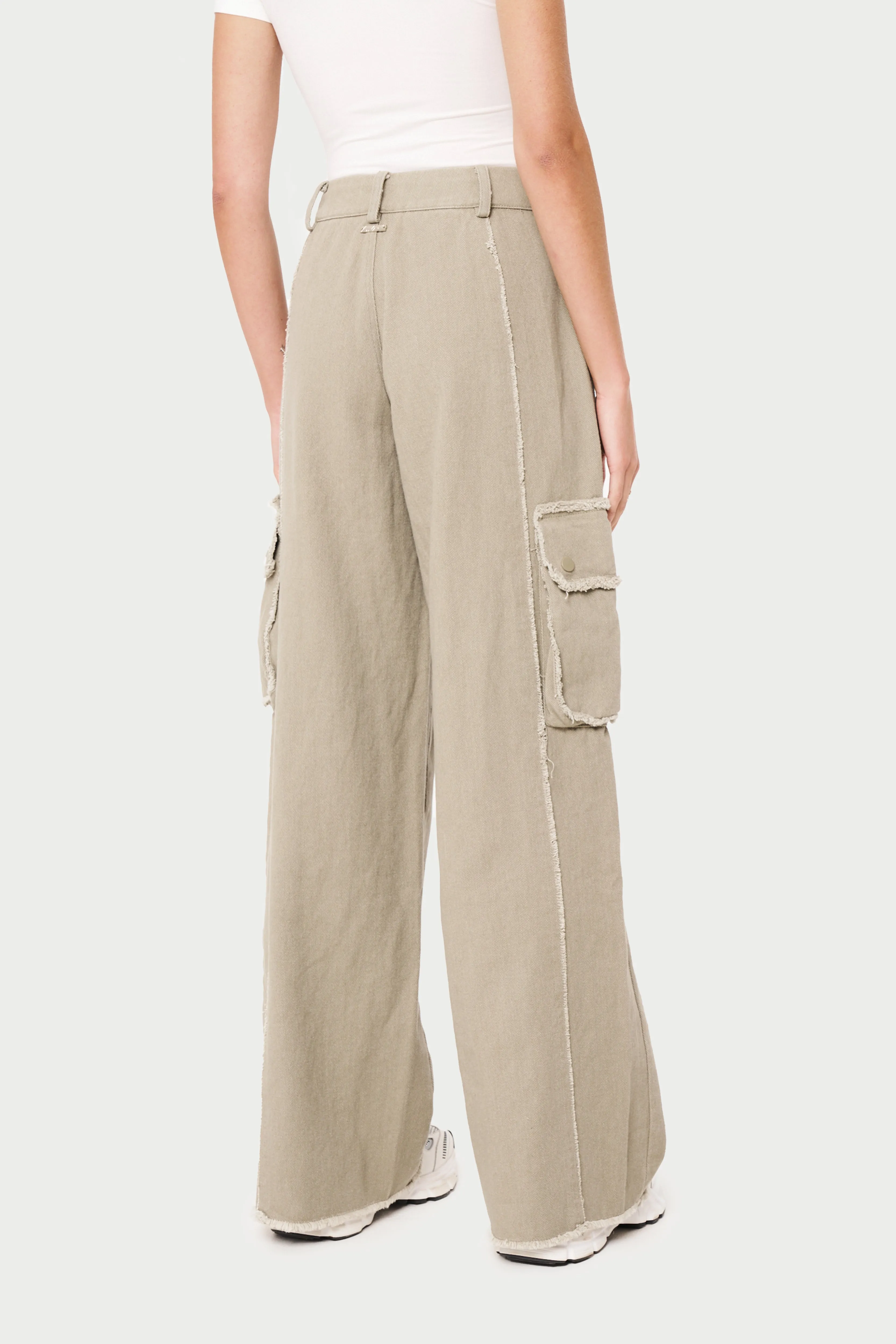 RAW SEAM DETAIL WIDE LEG CARGO - BEIGE