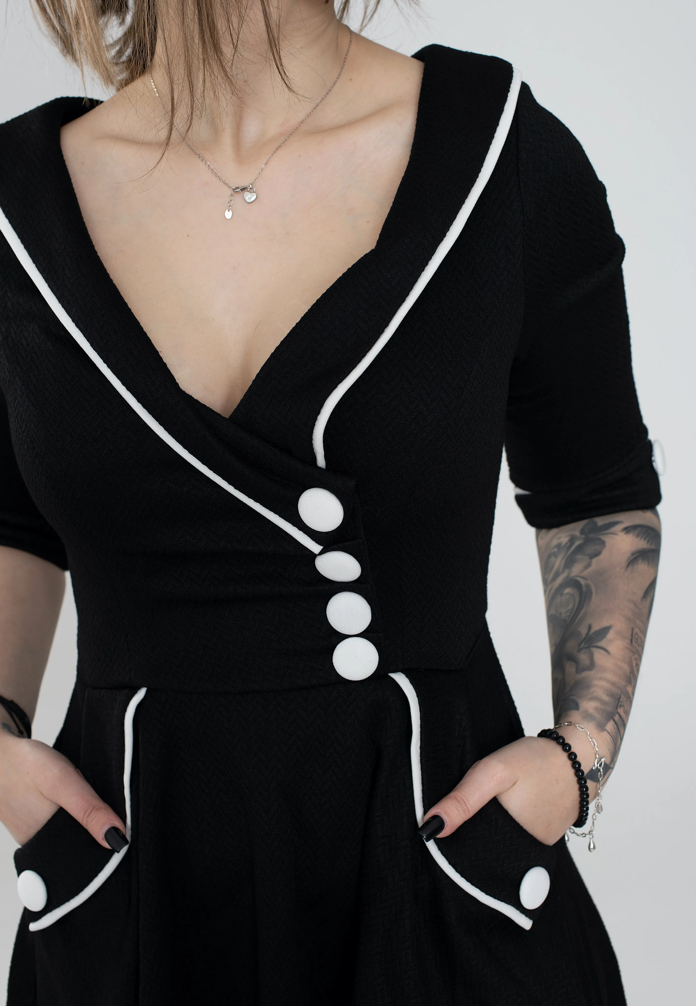 Voodoo Vixen - Marica 1950s Herringbone Wide Collar Black - Dress