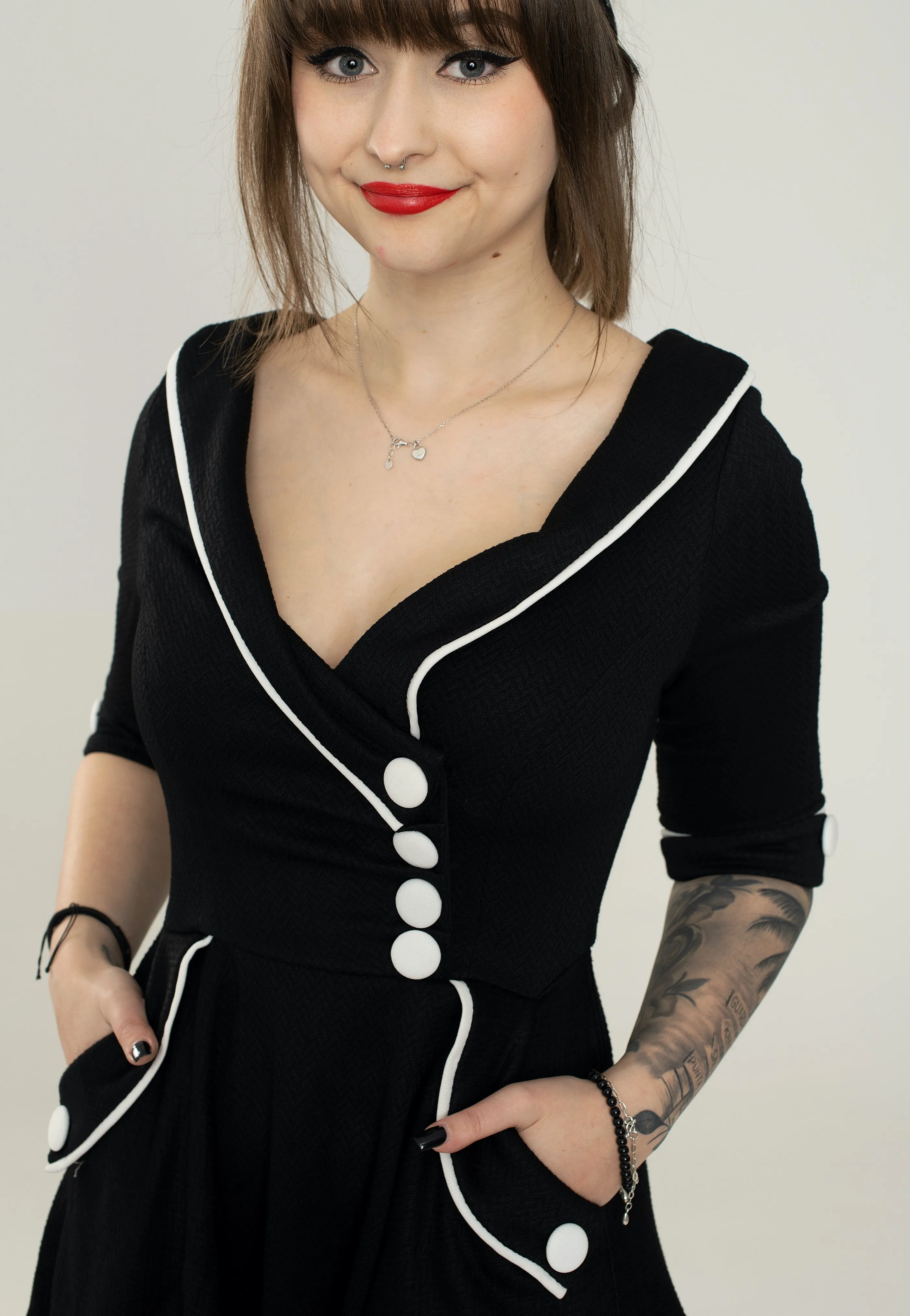 Voodoo Vixen - Marica 1950s Herringbone Wide Collar Black - Dress