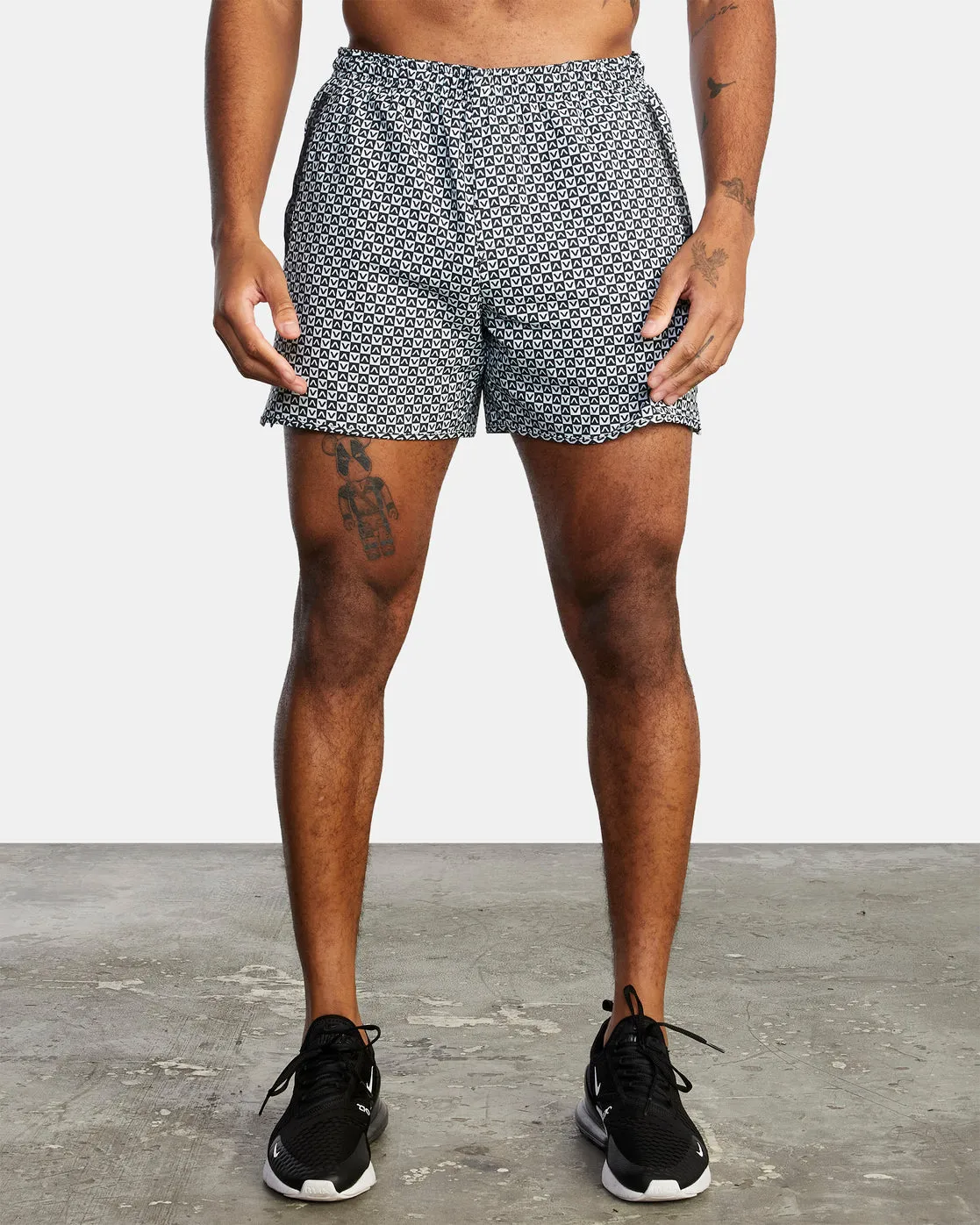 Yogger 15 Running Shorts - Va Box Black White