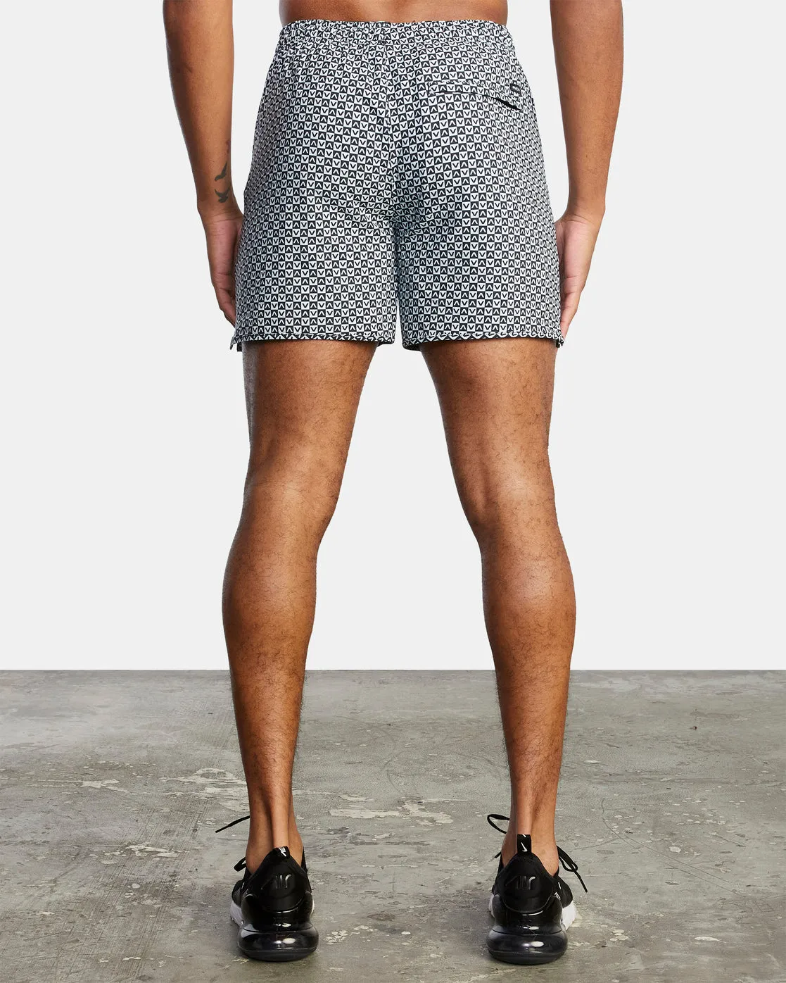 Yogger 15 Running Shorts - Va Box Black White