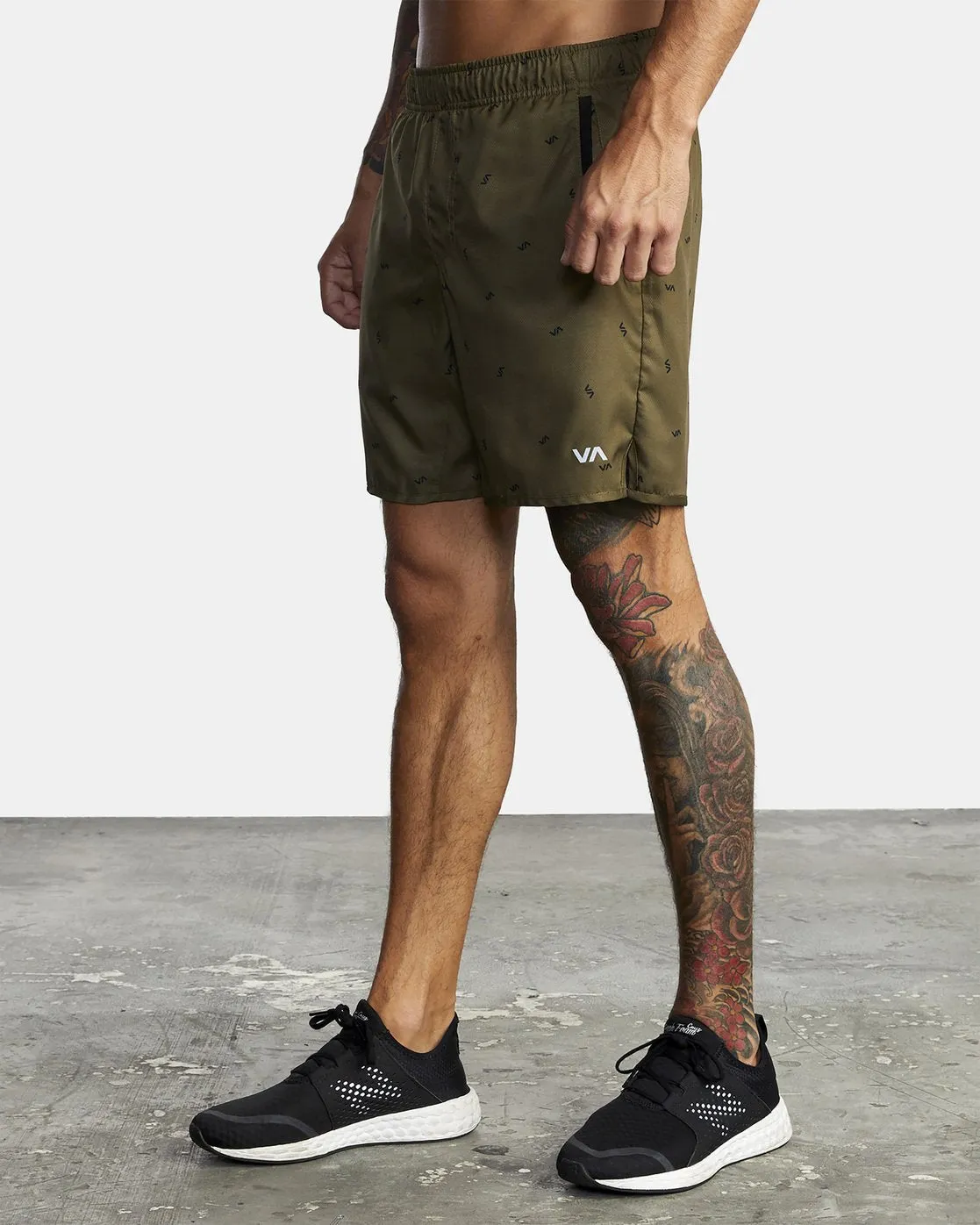 Yogger IV 17 Athletic Shorts - Tossed Va Olive