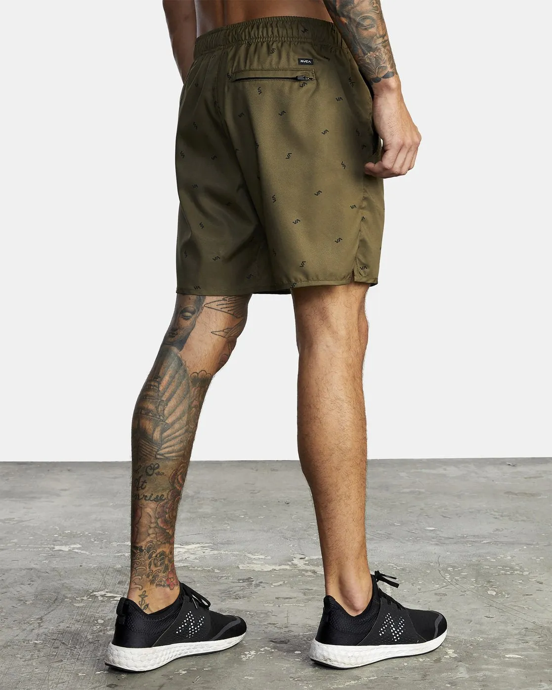 Yogger IV 17 Athletic Shorts - Tossed Va Olive