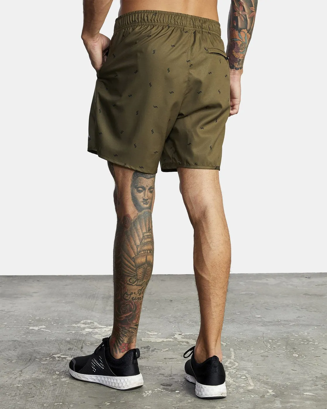 Yogger IV 17 Athletic Shorts - Tossed Va Olive