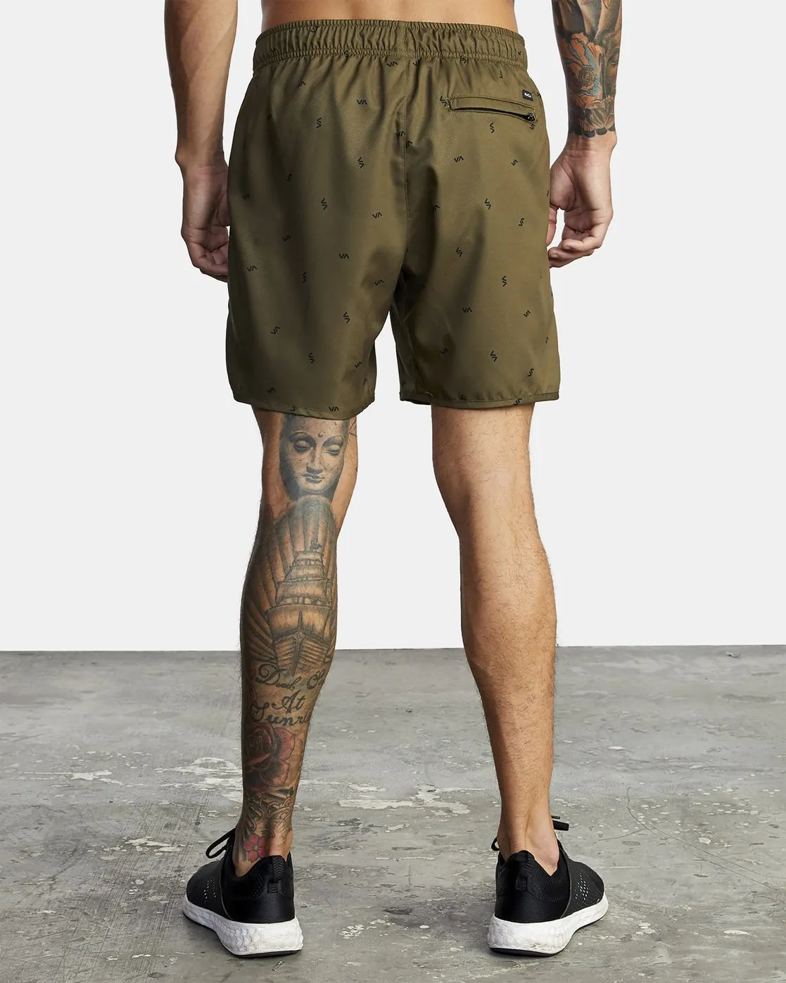 Yogger IV 17 Athletic Shorts - Tossed Va Olive